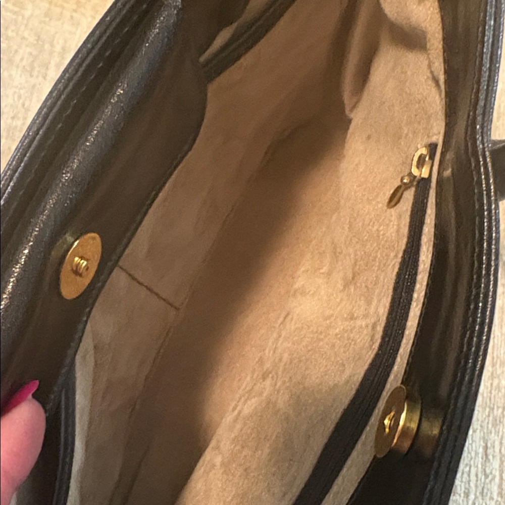 Vintage Brahmin Black and Cream Toile Crossbody Tote - Picture 9 of 11